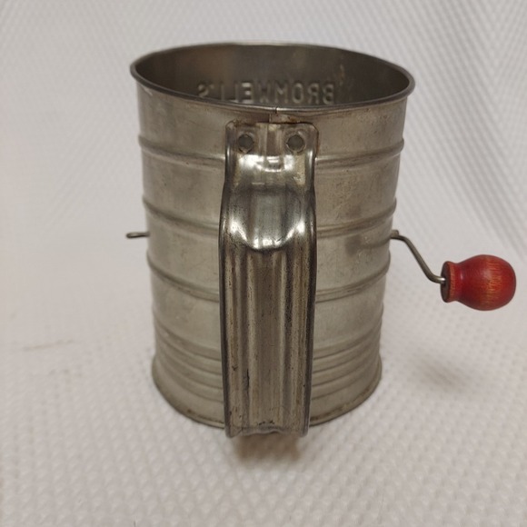 Vintage Bromwell's 3 Cup Flour Measuring Sifter Wood Crank Handle, Made In USA - Picture 3 of 6